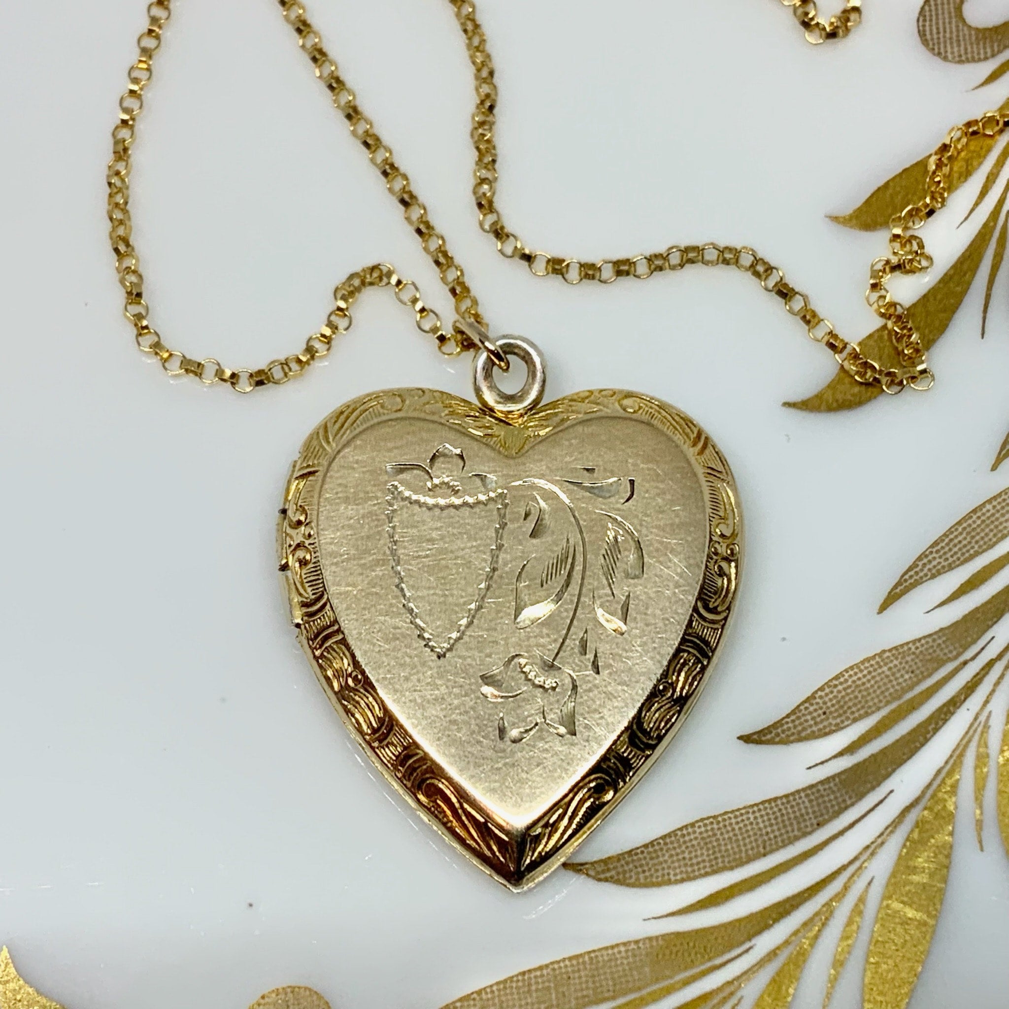 Antique locket pendant and collar necklace – Sperlich Jewelry